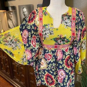 Ivy Jane floral patchwork boho tunic - size small. Flattering fit.